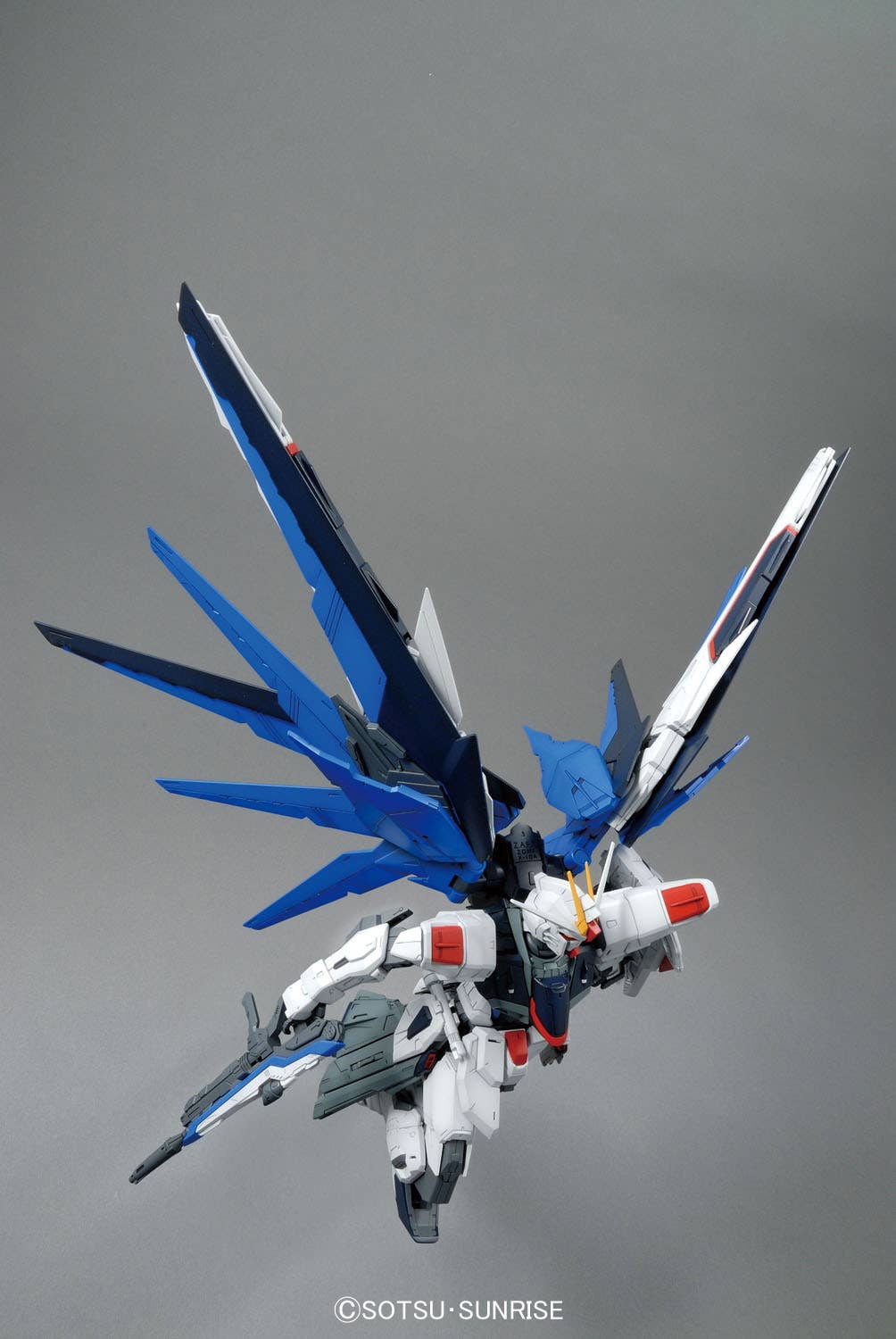 BH MG 1/100 FREEDOM GUNDAM Ver.2.0