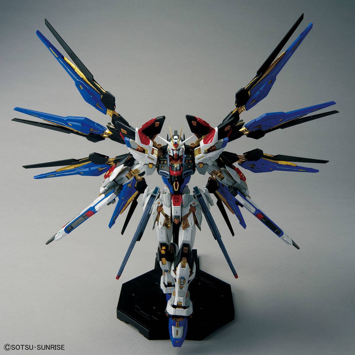 BH MGEX 1/100 STRIKE FREEDOM GUNDAM